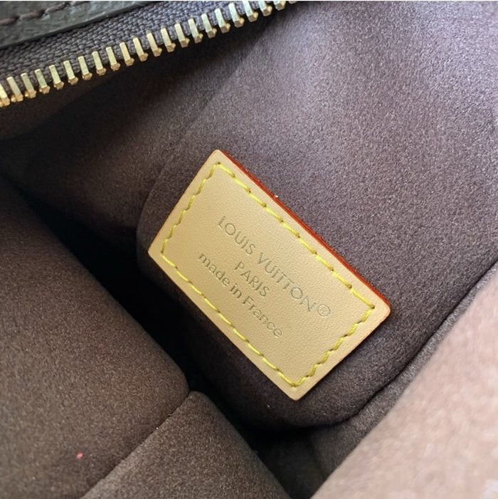 루이비통 사이드 트렁크 MM 이스트 웨스트 M28385