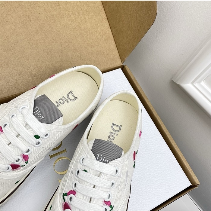 디올 여성 솔트윈드 스니커즈 KCK525DFC_S10W