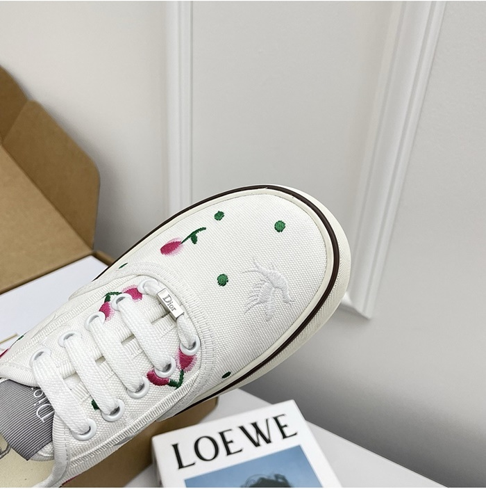 디올 여성 솔트윈드 스니커즈 KCK525DFC_S10W