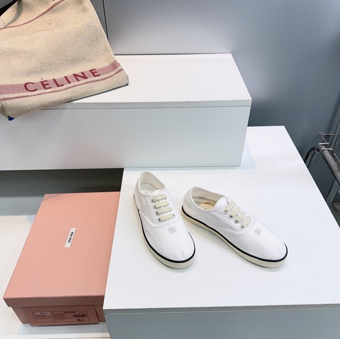 미우미우 여성 드릴 스니커즈 5E368E_3LKE