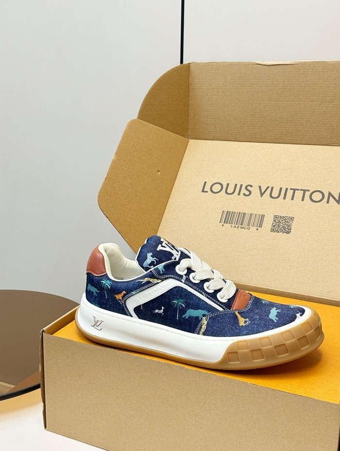 루이비통 공용 LV 틸티드 스니커즈 1AJVXT