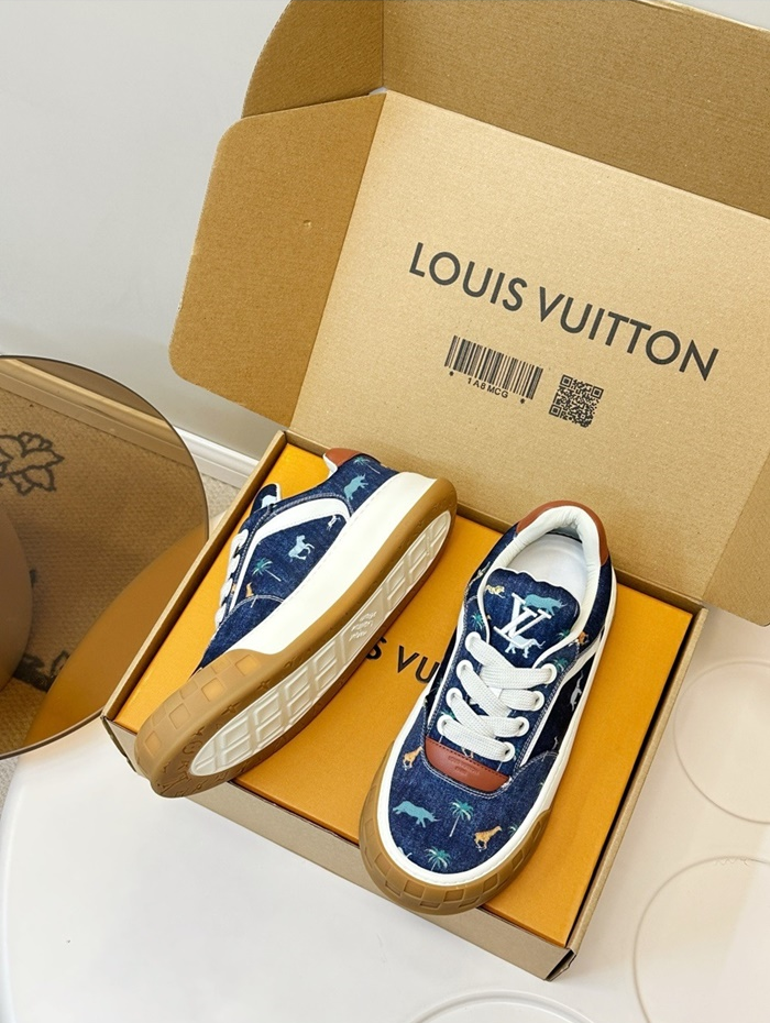 루이비통 공용 LV 틸티드 스니커즈 1AJVXT