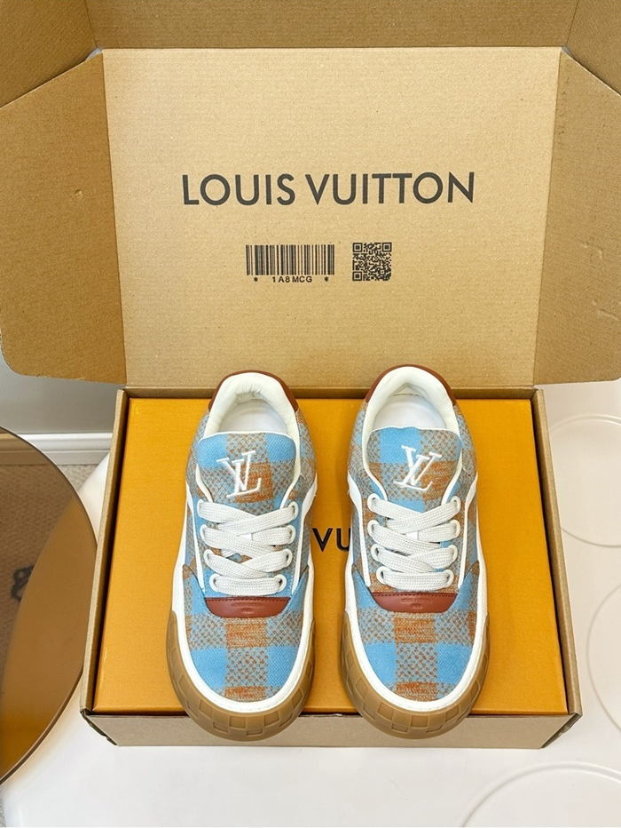 루이비통 공용 LV 틸티드 스니커즈 1AJTJU