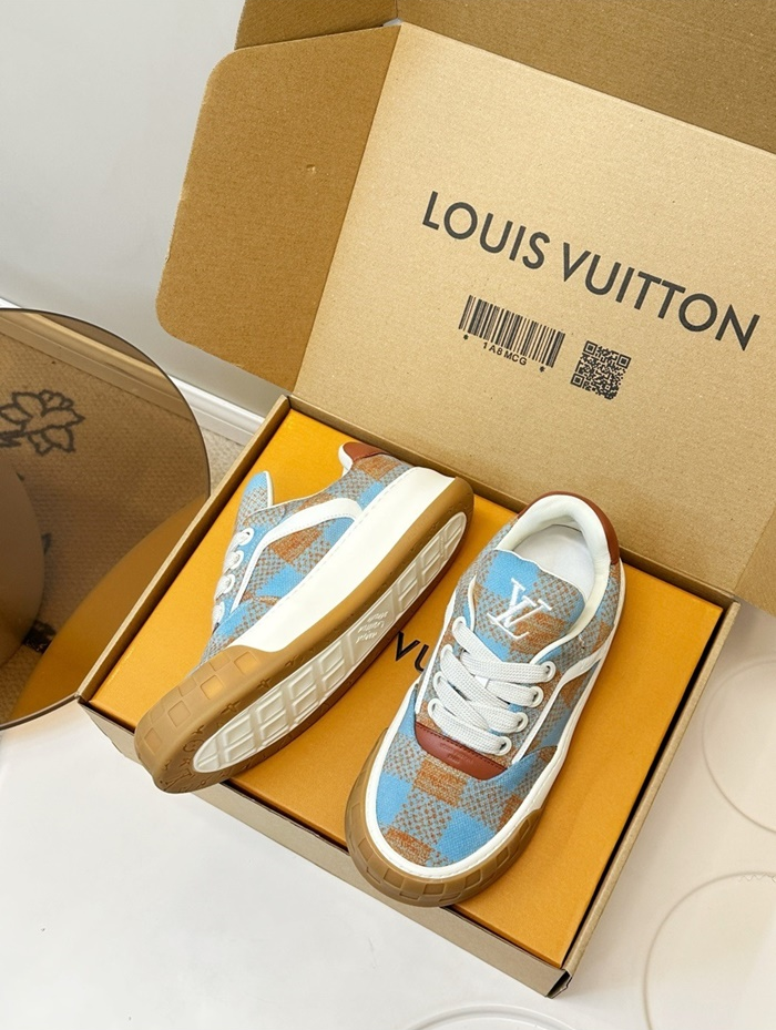 루이비통 공용 LV 틸티드 스니커즈 1AJTJU