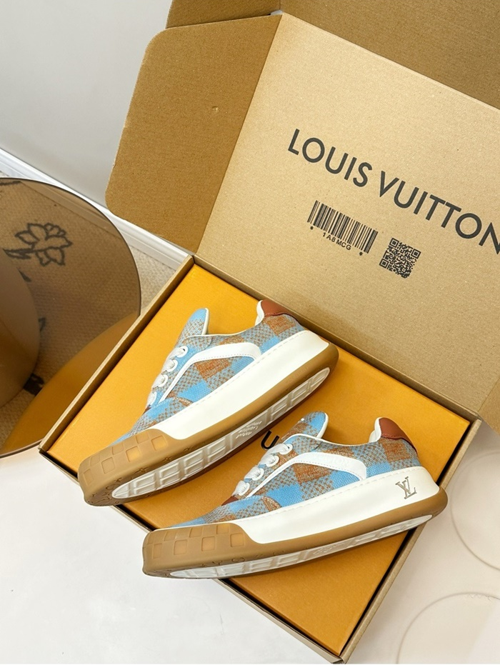 루이비통 공용 LV 틸티드 스니커즈 1AJTJU