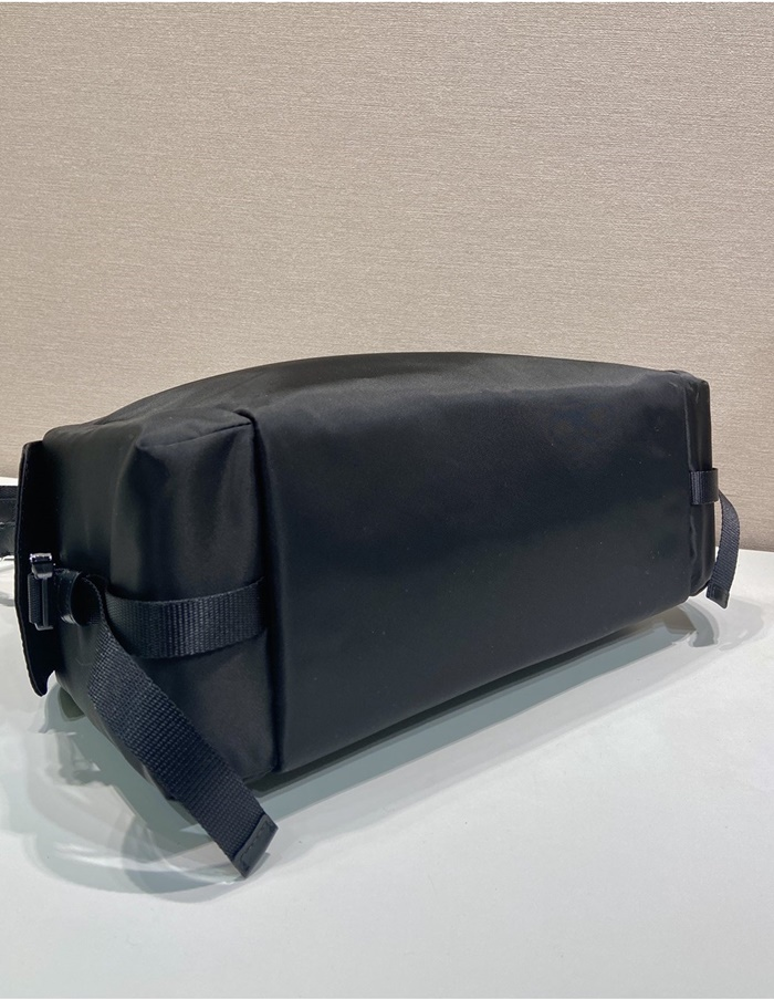 프라다 남성 익스플로어 리나일론 백 2VH204_bk