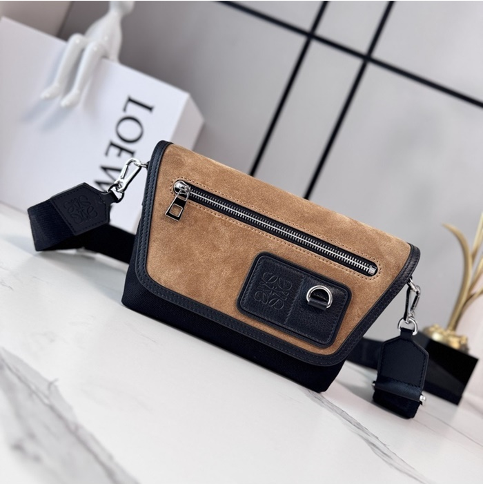 로에베 남성 미니 플렉스 메신저 백 CIL0011392875