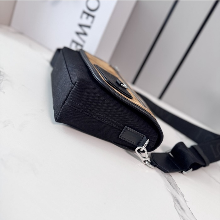 로에베 남성 미니 플렉스 메신저 백 CIL0011392875