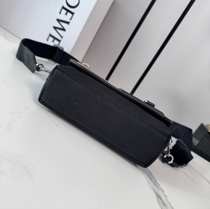 로에베 남성 미니 플렉스 메신저 백 CIL0011392875