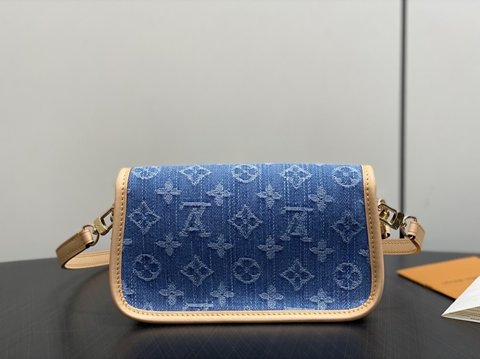 루이비통 여성 나노 다이앤 M27700