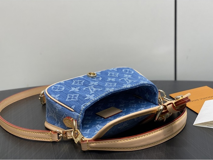 루이비통 여성 나노 다이앤 M27700