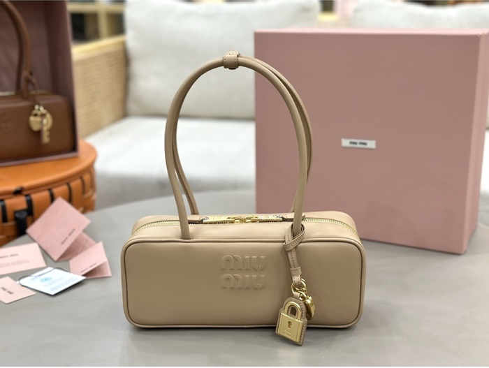 미우미우 여성 가죽 보 백 5BB1732