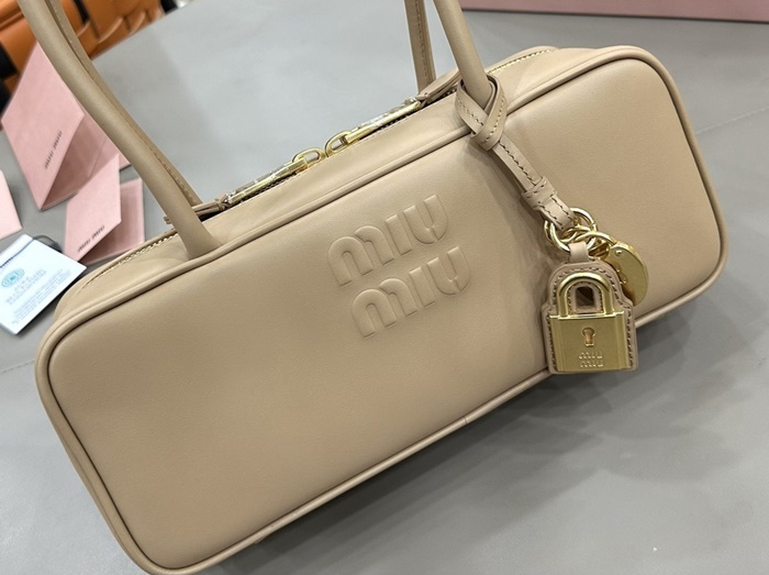 미우미우 여성 가죽 보 백 5BB1732