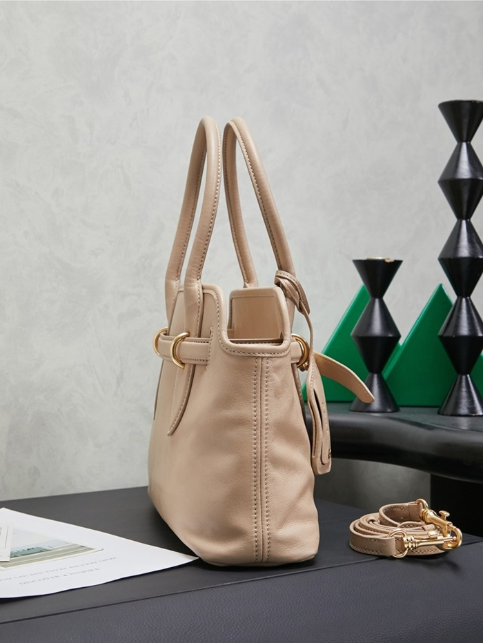 미우미우 여성 아방뛰르 나파 가죽 백 5BA292