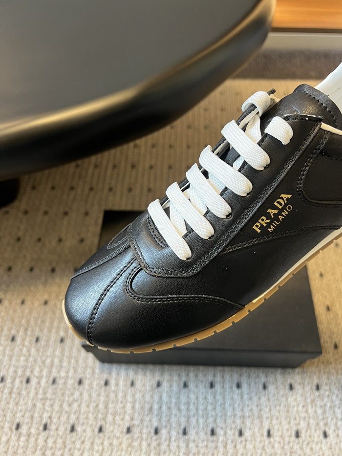 프라다 여성 나파 가죽 스니커즈 P01163716_BK