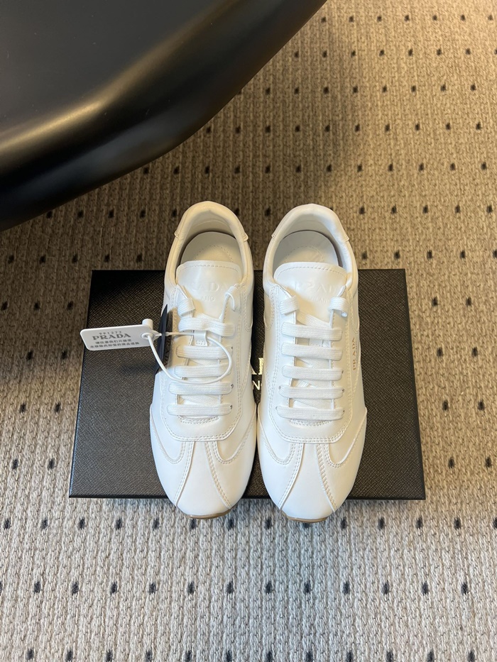 프라다 여성 나파 가죽 스니커즈 P01163716_WH
