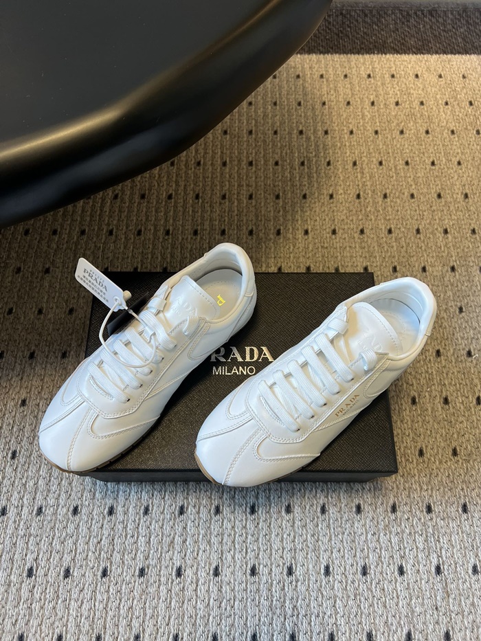 프라다 여성 나파 가죽 스니커즈 P01163716_WH
