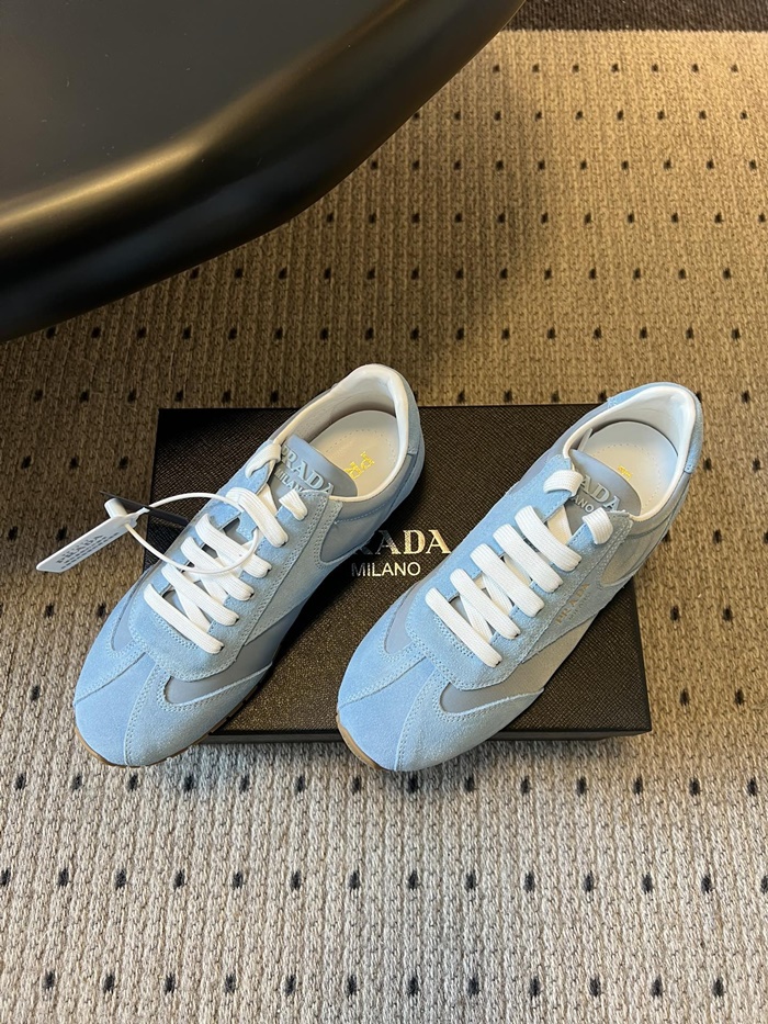 프라다 여성 나파 가죽 스니커즈 P01163716_BL