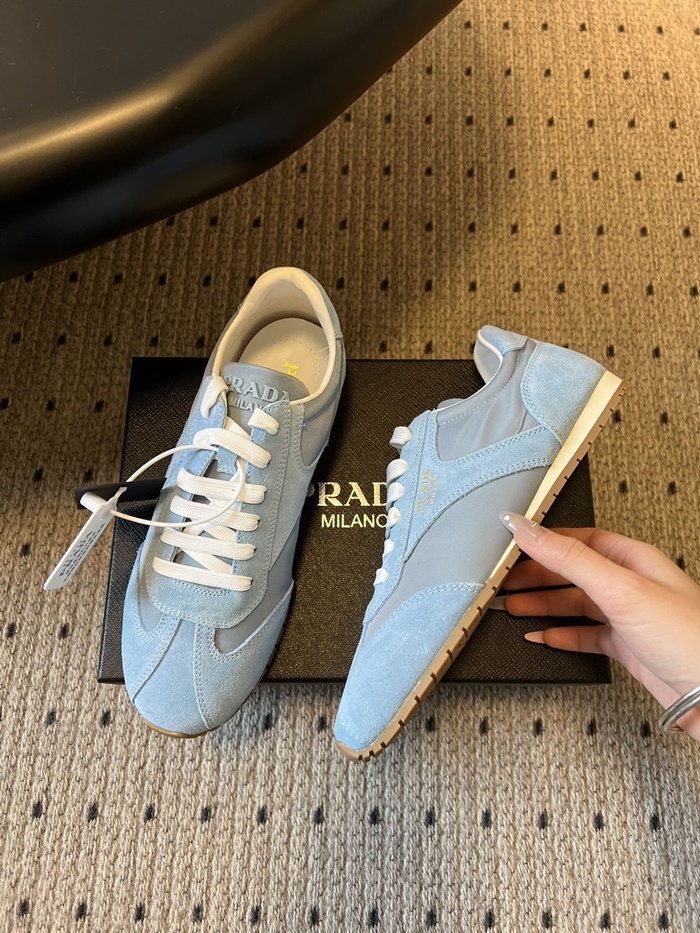 프라다 여성 나파 가죽 스니커즈 P01163716_BL