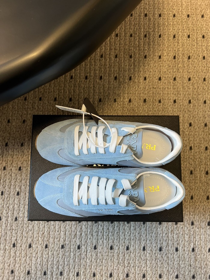 프라다 여성 나파 가죽 스니커즈 P01163716_BL