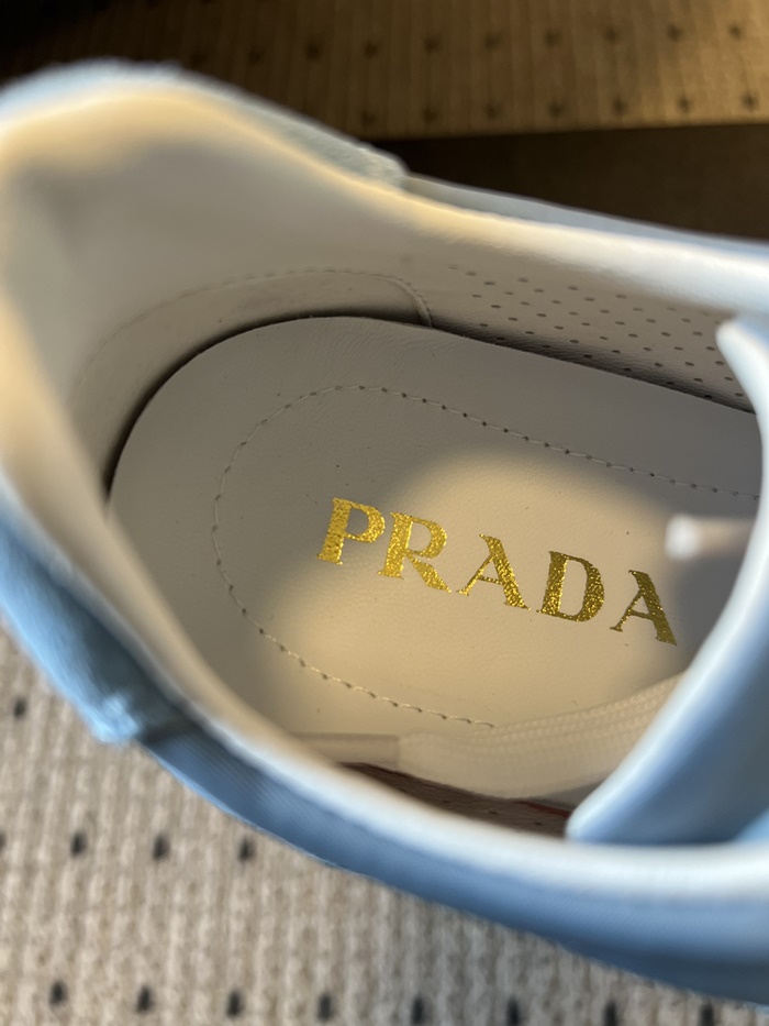 프라다 여성 나파 가죽 스니커즈 P01163716_BL