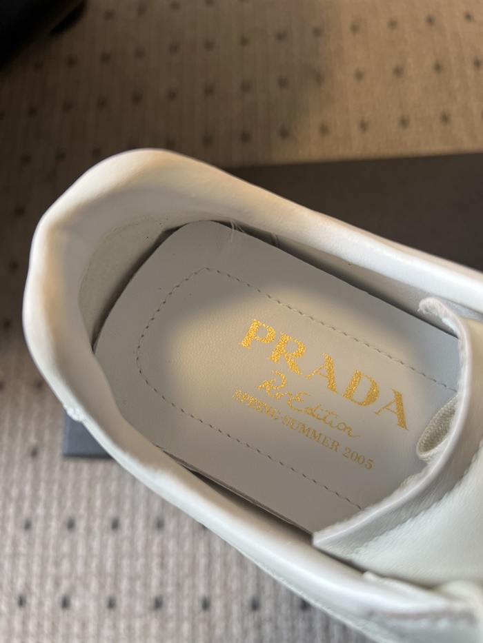 프라다 여성 몬테카를로 리에디션 2005 앤틱 스니커즈 4E1165_WH