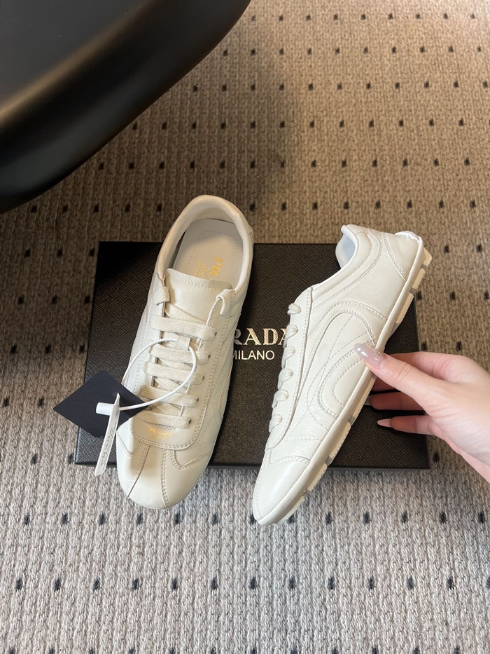 프라다 여성 몬테카를로 리에디션 2005 앤틱 스니커즈 4E1165_WH
