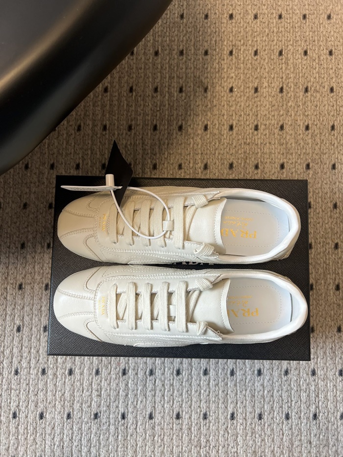 프라다 여성 몬테카를로 리에디션 2005 앤틱 스니커즈 4E1165_WH
