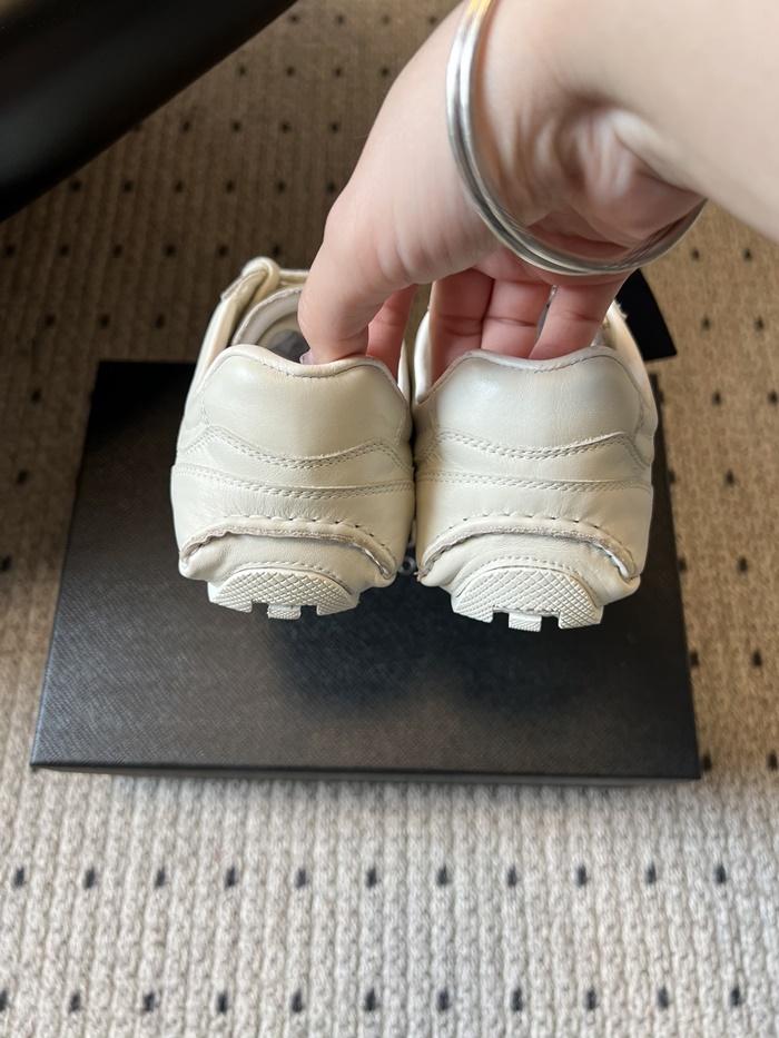 프라다 여성 몬테카를로 리에디션 2005 앤틱 스니커즈 4E1165_WH