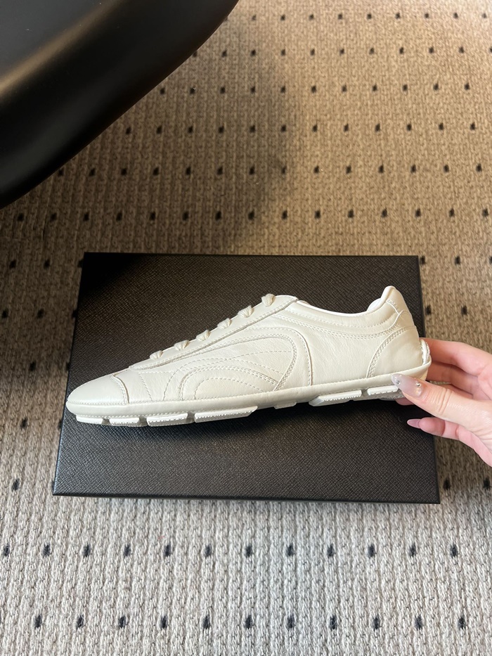 프라다 여성 몬테카를로 리에디션 2005 앤틱 스니커즈 4E1165_WH