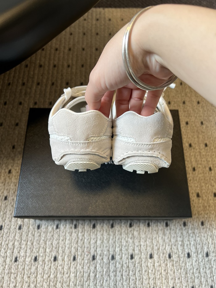 프라다 여성 몬테카를로 리에디션 2005 스웨이드 메쉬 스니커즈 1E247OFD_WH