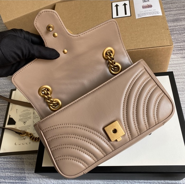 구찌 여성 GG 마몽 마틀라세 미니 숄더백 446744_BE