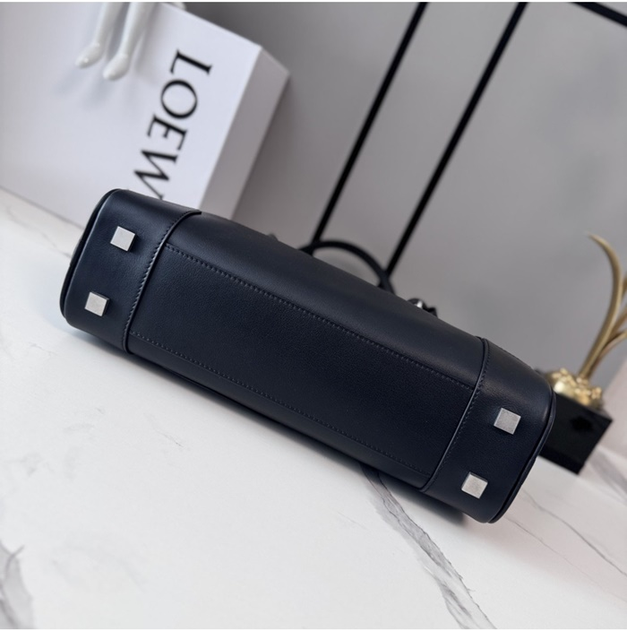 로에베 여성 아마조나 31 크롭 백 A039N31X01_BK