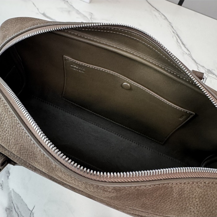 로에베 여성 아마조나 31 크롭 백 A039N31X04_BR