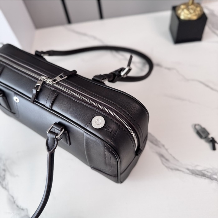 로에베 여성 판타 아마조나 31 크롭 백 A039N31X02_BR