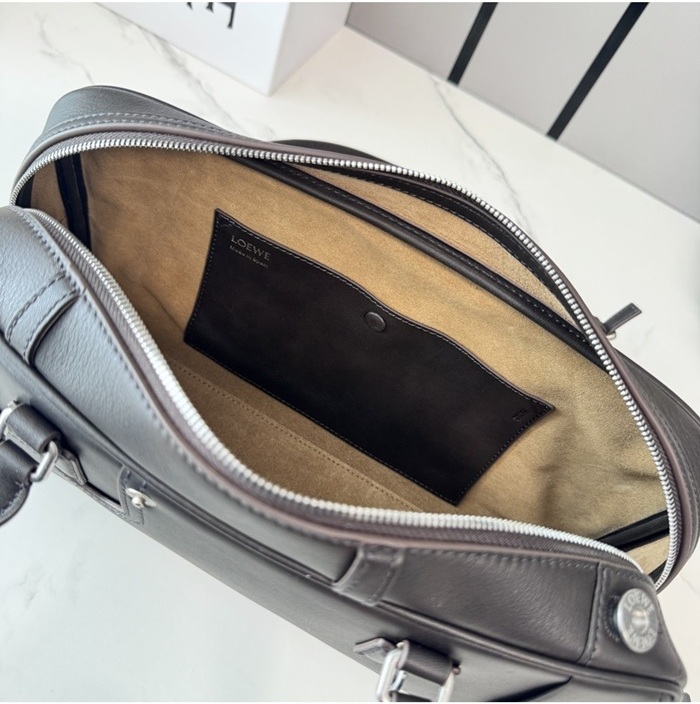 로에베 여성 판타 아마조나 31 크롭 백 A039N31X02_BR