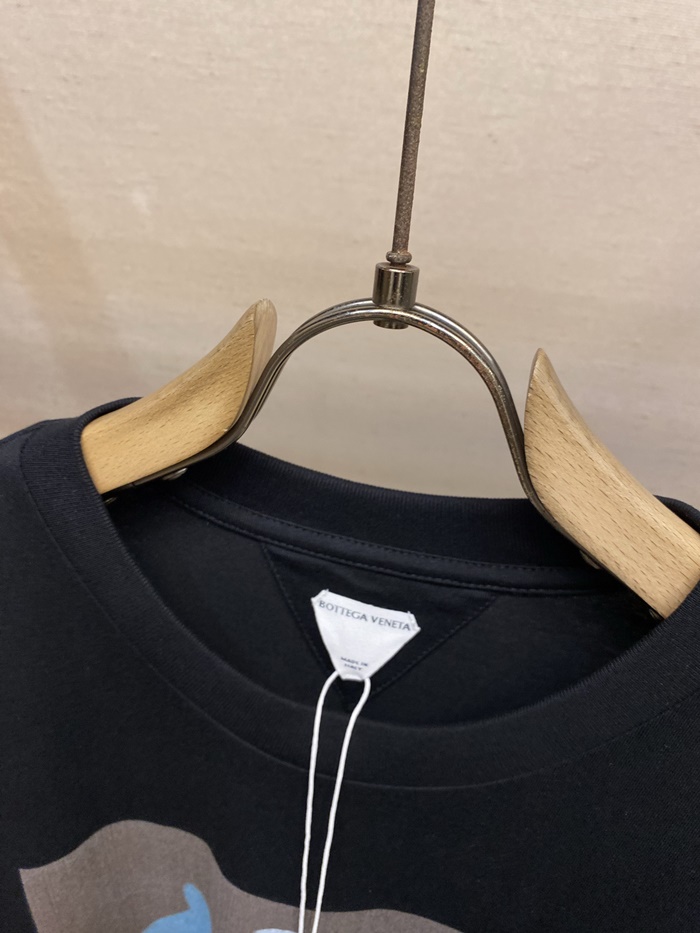 보테가베네타 남성 라운드 반팔티