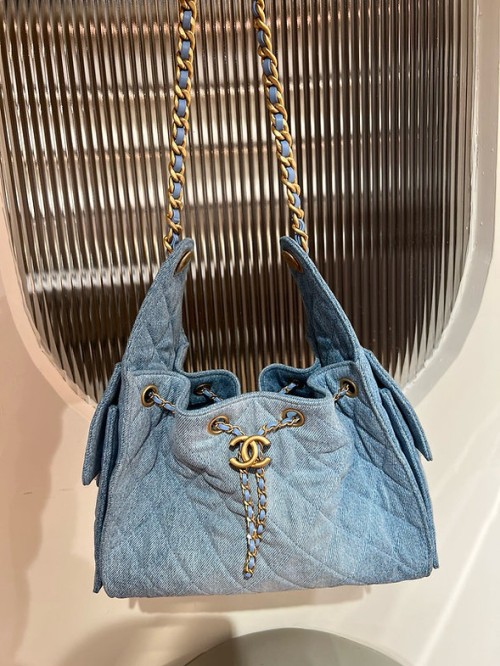 샤넬 25S 25백 미듐 블루 빈티지금장 워시드데님