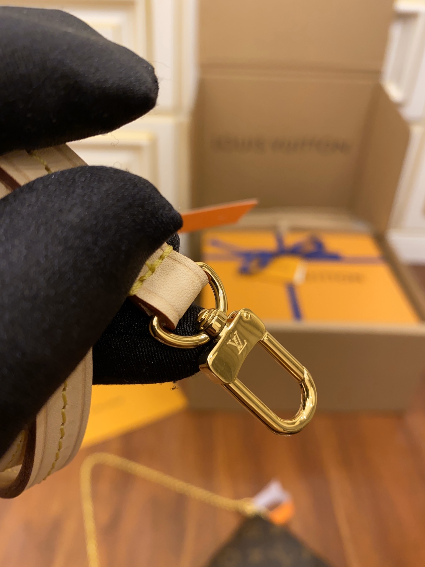 루이비통 페이보릿 MM M40718 26 x 15 x 4 cm