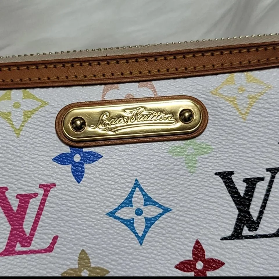 루이비통 멀티 컬러 밀라 포쉐트 포체 체인 파우치 사이즈 : 20 X 10.5 cm