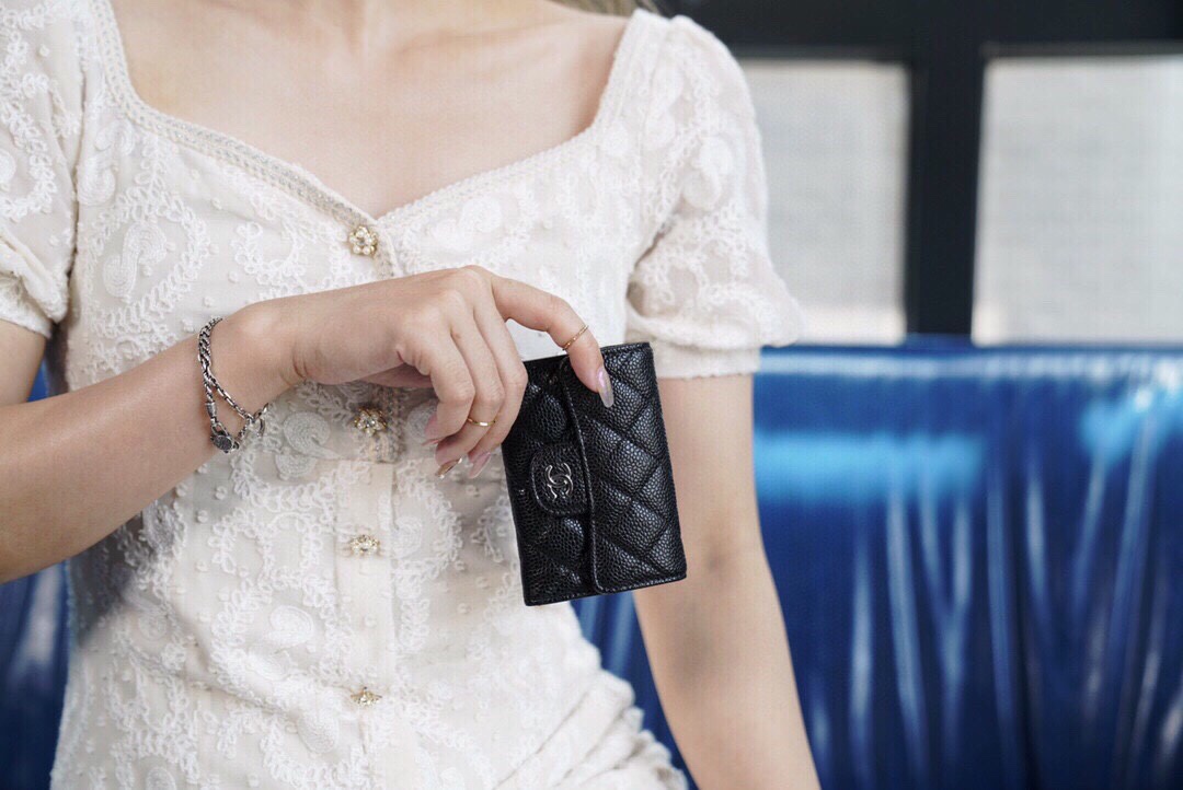 샤넬 클래식 똑딱이 카드지갑 캐비어 은장 02 AP0214