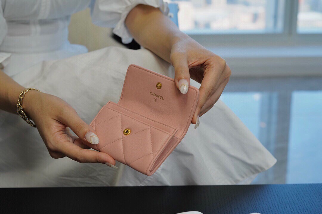 샤넬 19 플랩 카드지갑 램스킨 금장 핑크 AP1790