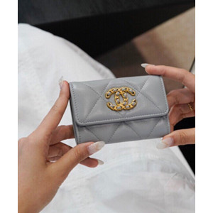 샤넬 19 플랩 카드지갑 램스킨 금장 소라 AP1790