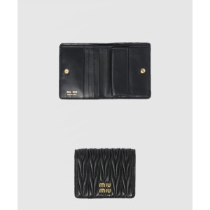 미우미우 마테라쎄 나파 가죽 반지갑 5MV204