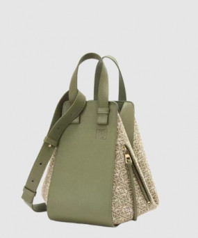 로에베 새틴 카프스킨 소재의 해먹 컴팩트 백