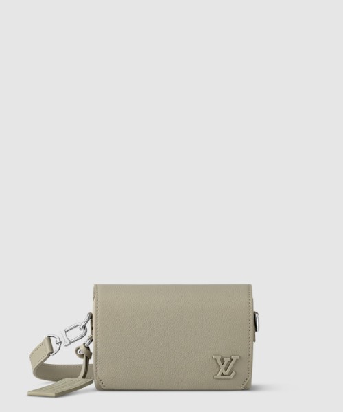 루이비통 패스트라인 웨어러블 월릿 M82281