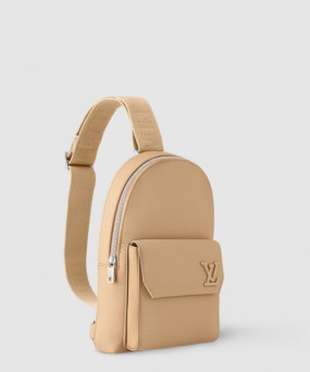 루이비통 파일럿 슬링백 M23765