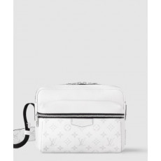 루이비통 아웃도어 메신저백 M30873