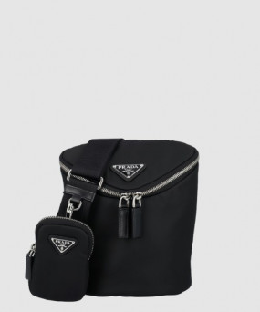 프라다 클래식 삼각 로고 크로스백 1BA147
