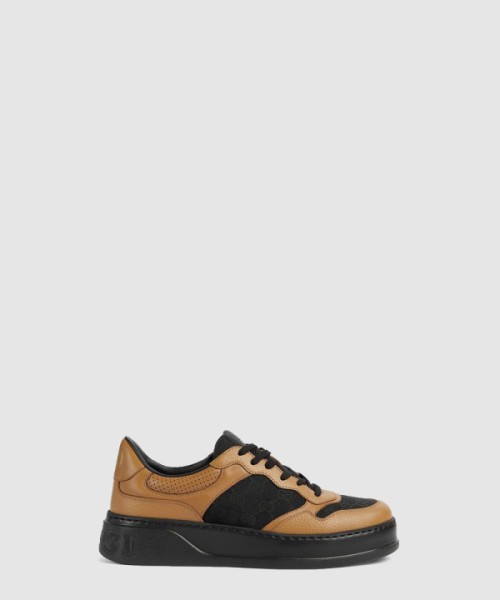 구찌 GG 엠보스 스니커즈 669582